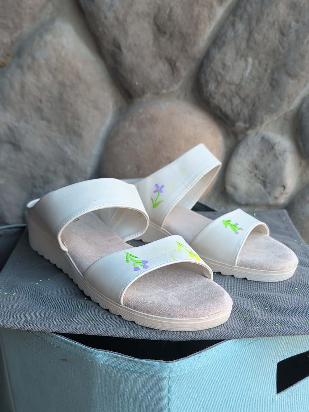 Kensie Girl White Floral Double-Strap Slide Sandals Comfortable Casual Day Wear